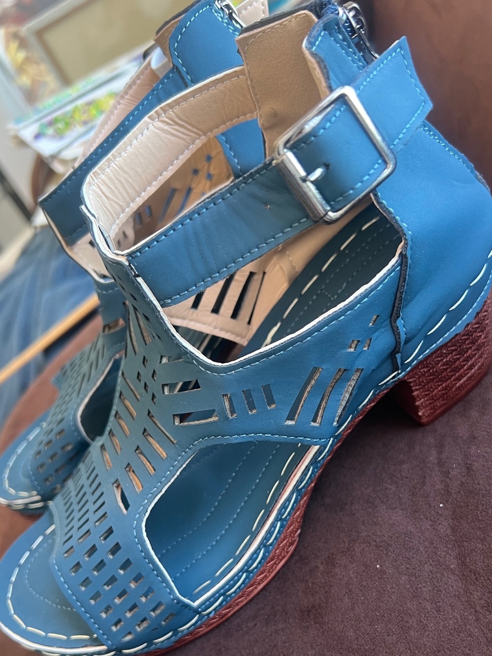 Navy Blue Cutout Block Heel Sandals – Size 40 (EU 40 / US 9) - Picture 3 of 11